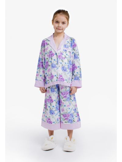 Cozy Floral Print Top and 3/4th Shorts Set