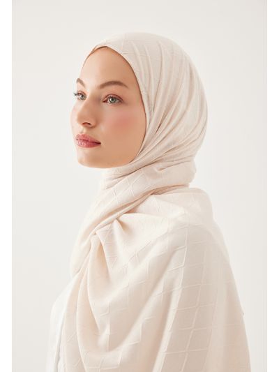 حجاب سادة بنمط ألماسي