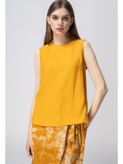 Sleeveless Solid Crinkled Blouse