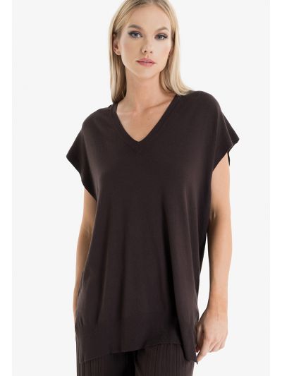 Knitted Sleeveless Side Slit Top