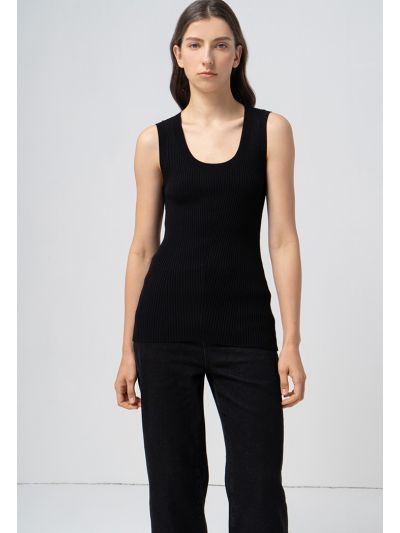 Solid knitted Sleeveless Top