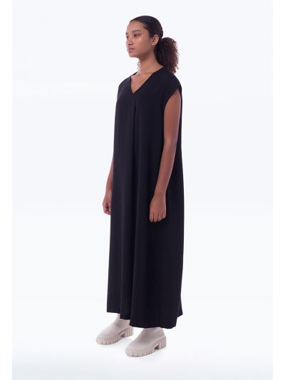 Single Middle Pleat Solid Maxi Dress