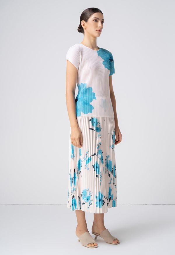Vibrant Floral Print Pleated Skirt