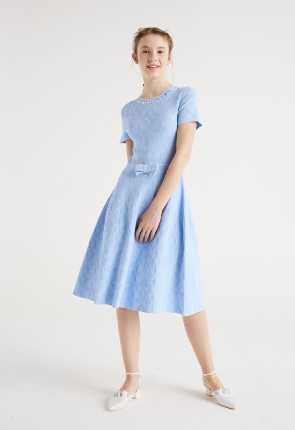 A knitted Elastic Bow Dress