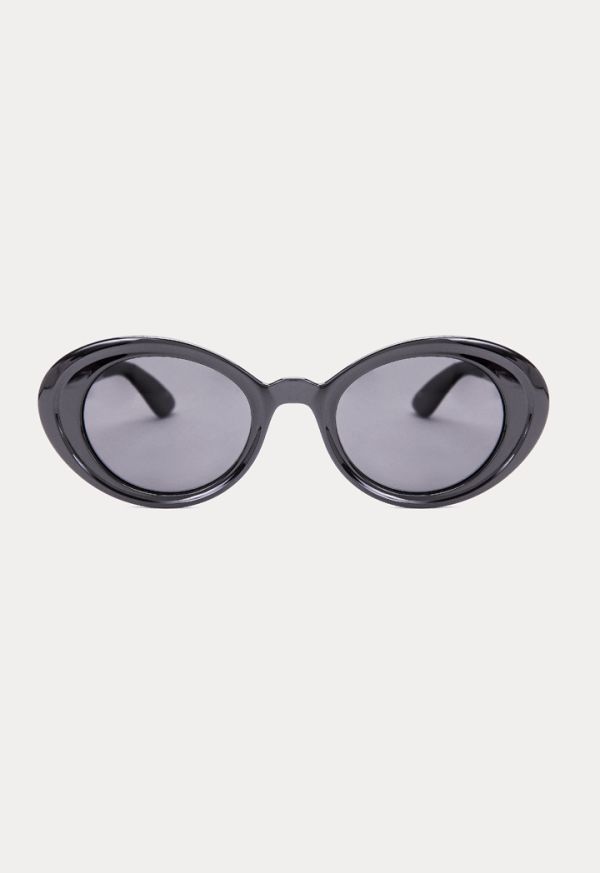 نظارات شمسية كلاسيكية سوداء - عروض
