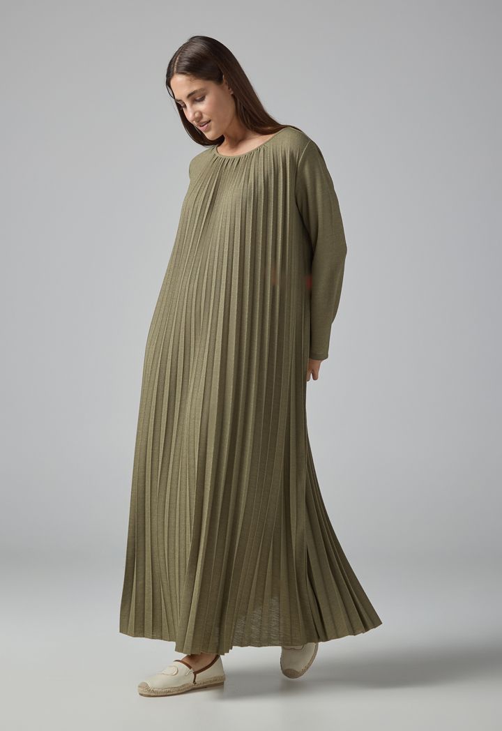 Long Sleeve Pleated Maxi Dress