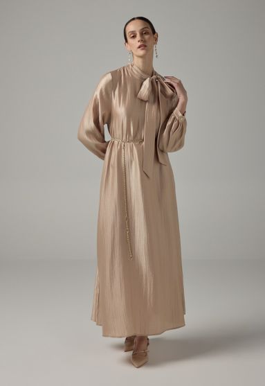 Solid Undetachable Scarf Maxi Dress