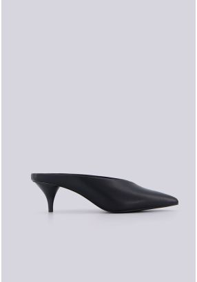 Pointed Toe Leather Mules