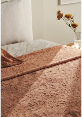 COTTON JACQUARD BEDSPREAD (250*250 CM)