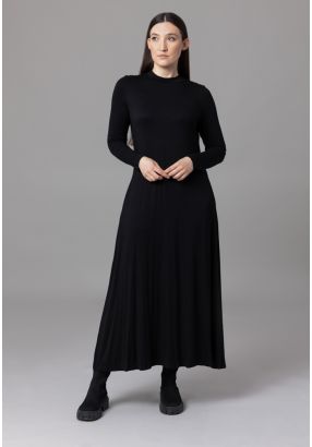 Round Neck Solid Maxi Dress