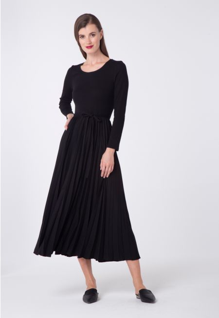 Round Neck Pleated Dress