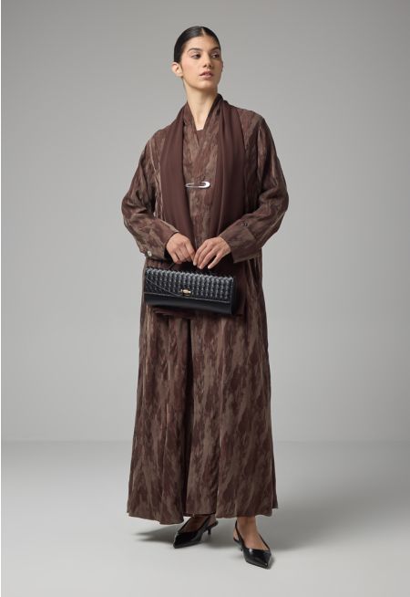 Contrast Oversized Maxi Abaya With Hijab
