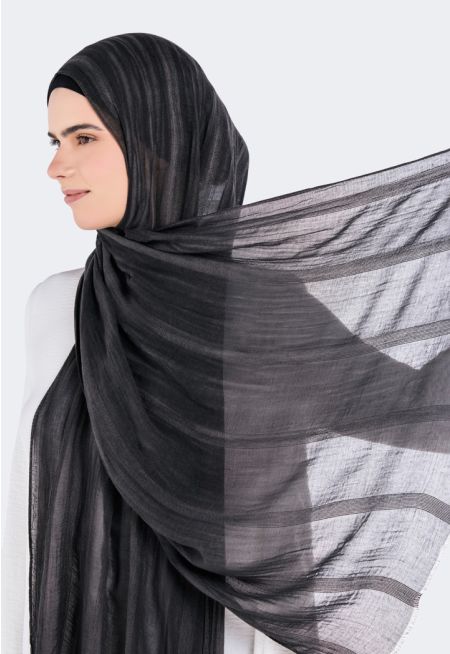 حجاب بلون متدرج و بتفاصيل بدرزات 