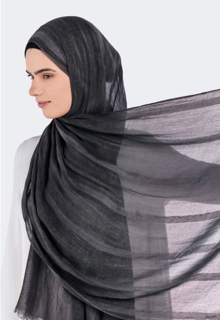 حجاب بلون متدرج و بتفاصيل بدرزات 