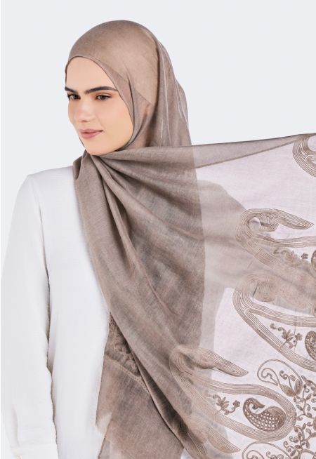 حجاب سادة مجعد بتفاصيل بدرزات 