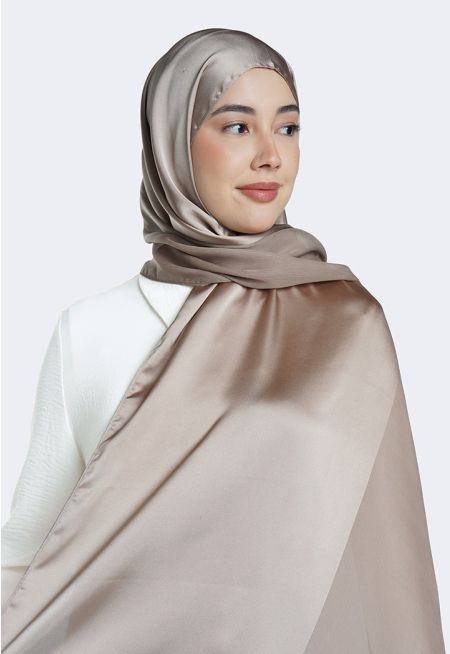 حجاب بتصميم شيفون وساتان مزدوج