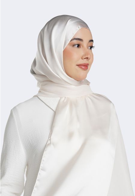 حجاب بتصميم شيفون وساتان مزدوج