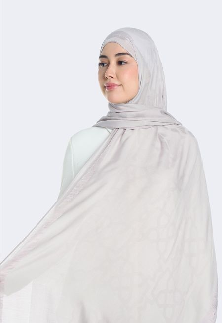 حجاب ناعم ذو حافة أنيقة