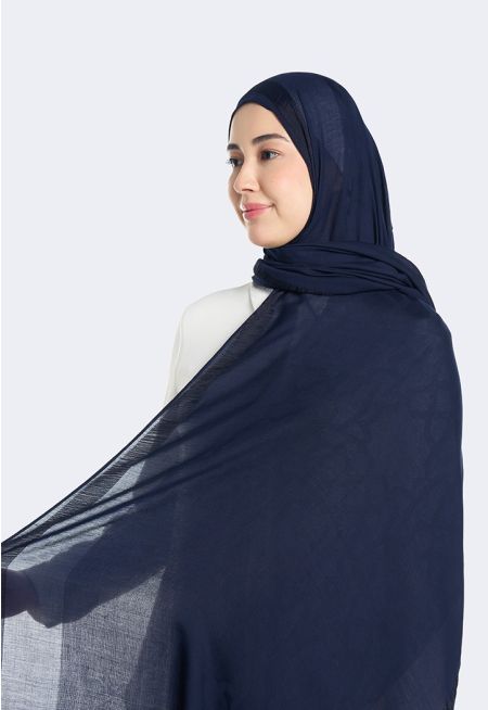 حجاب ناعم ذو حافة أنيقة