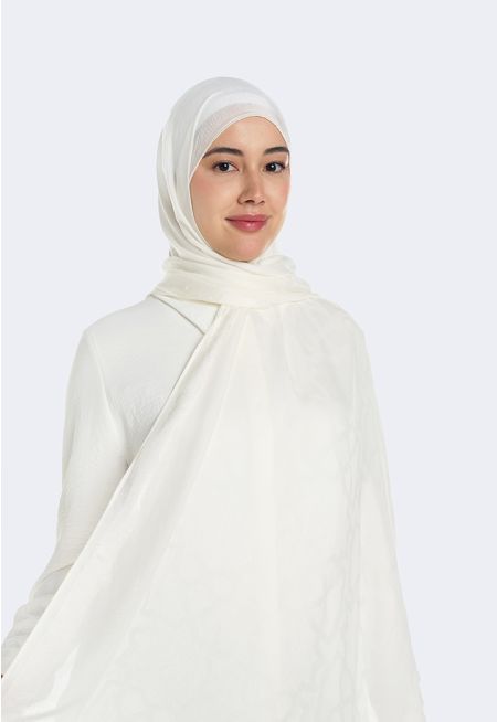حجاب ناعم ذو حافة أنيقة