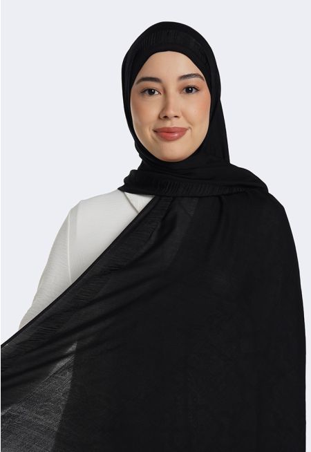 حجاب ناعم ذو حافة أنيقة