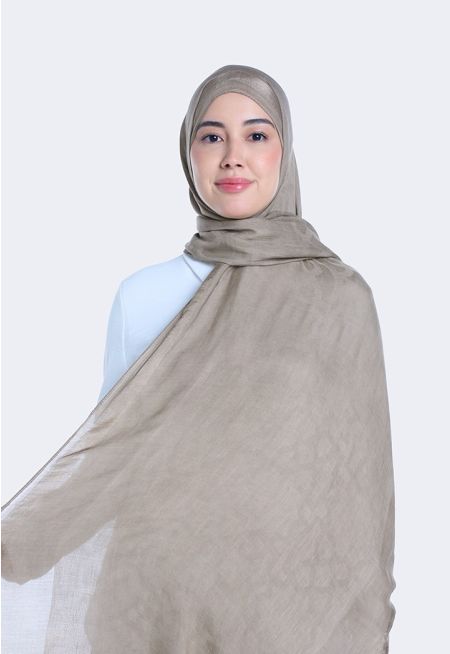 حجاب ناعم ذو حافة أنيقة