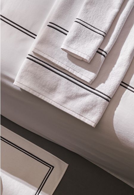 Bath Towel with Piping
