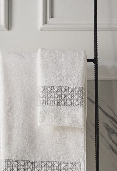 Embroidered Bath Towel 30X50 Cm