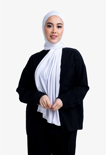 حجاب محبوك بنسيج ناعم مرن بتصميم مشبك 