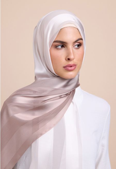 حجاب مخطط بلون متدرج