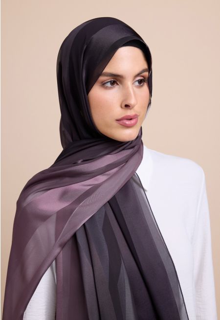 حجاب مخطط بلون متدرج