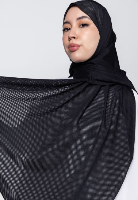 حجاب شفاف بنمط مربعات