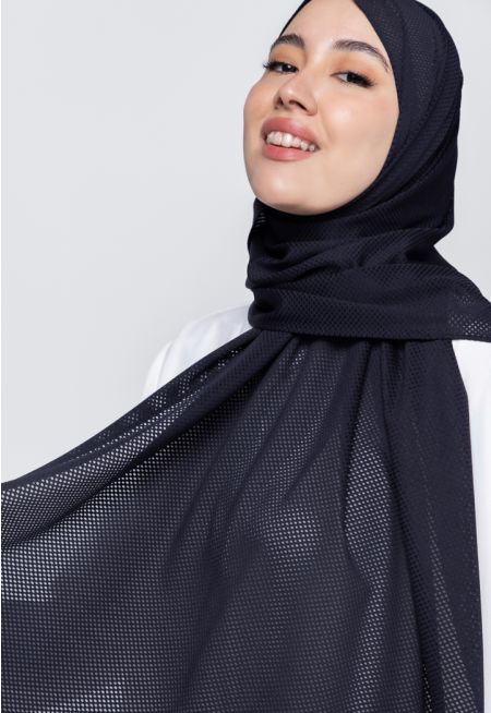 حجاب شفاف بنمط مربعات