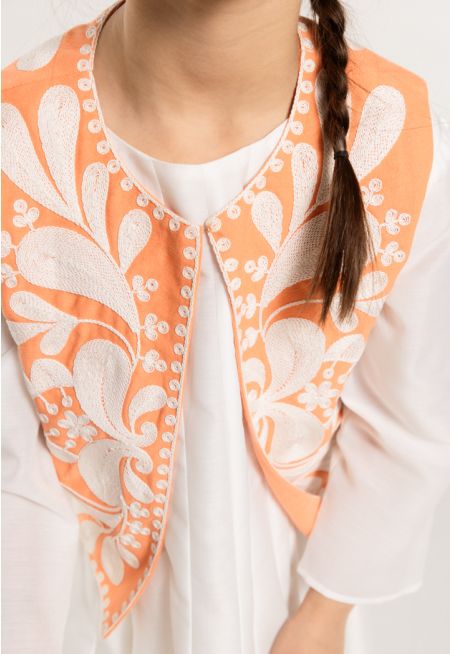 Contrast Embroidered Gilet