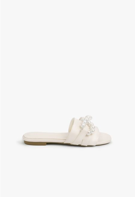 Chunky Faux Pearls Embellished Flats