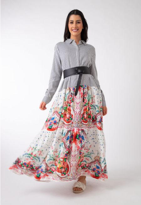 فستان مخطّط مع طبعات أزهار